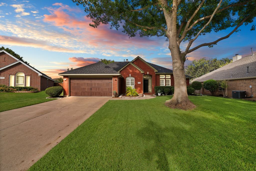 4 Dobree Court, Mansfield, TX 76063 — photo 1