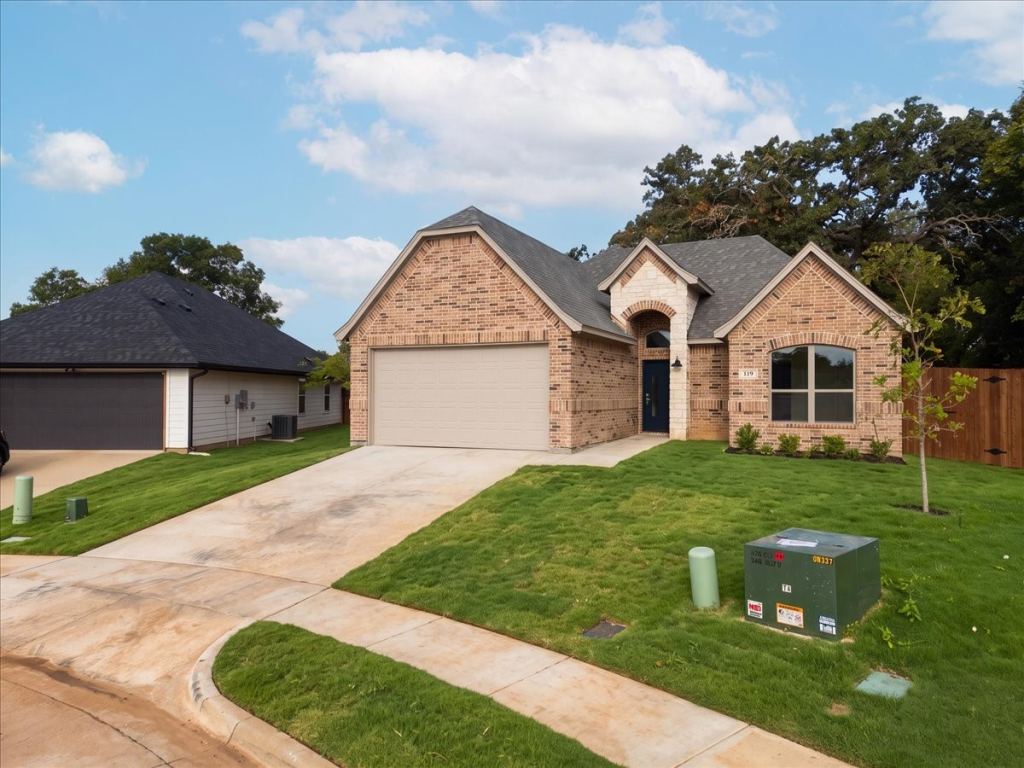 119 Clover Circle, Weatherford, TX 76086 — photo 1
