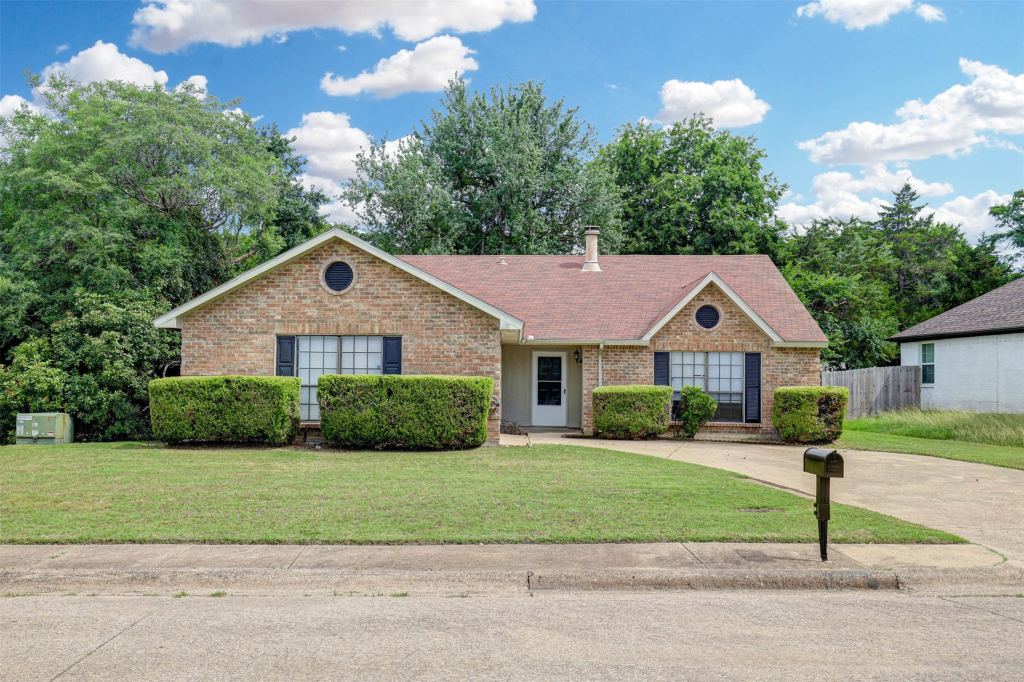 620 Nora Lane, DeSoto, TX 75115 — photo 1