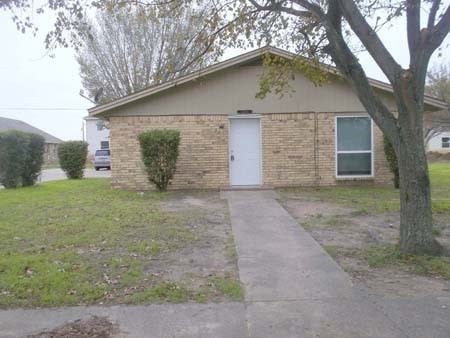 1504 Cardinal Drive, Ennis, TX 75119 — photo 1