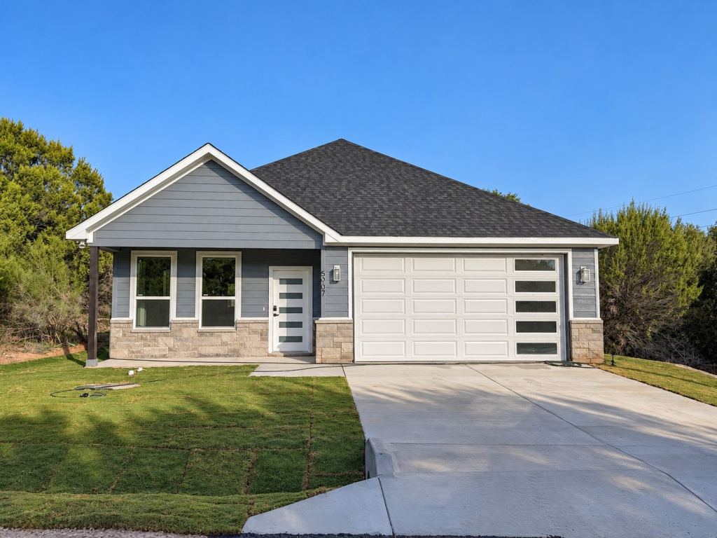 5907 Black Pine Circle, Granbury, TX 76048 — photo 1