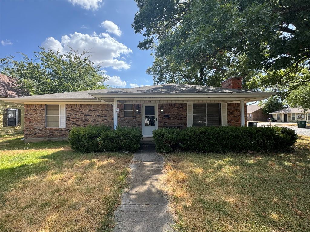 314 Hall Street, Whitesboro, TX 76273 — photo 1