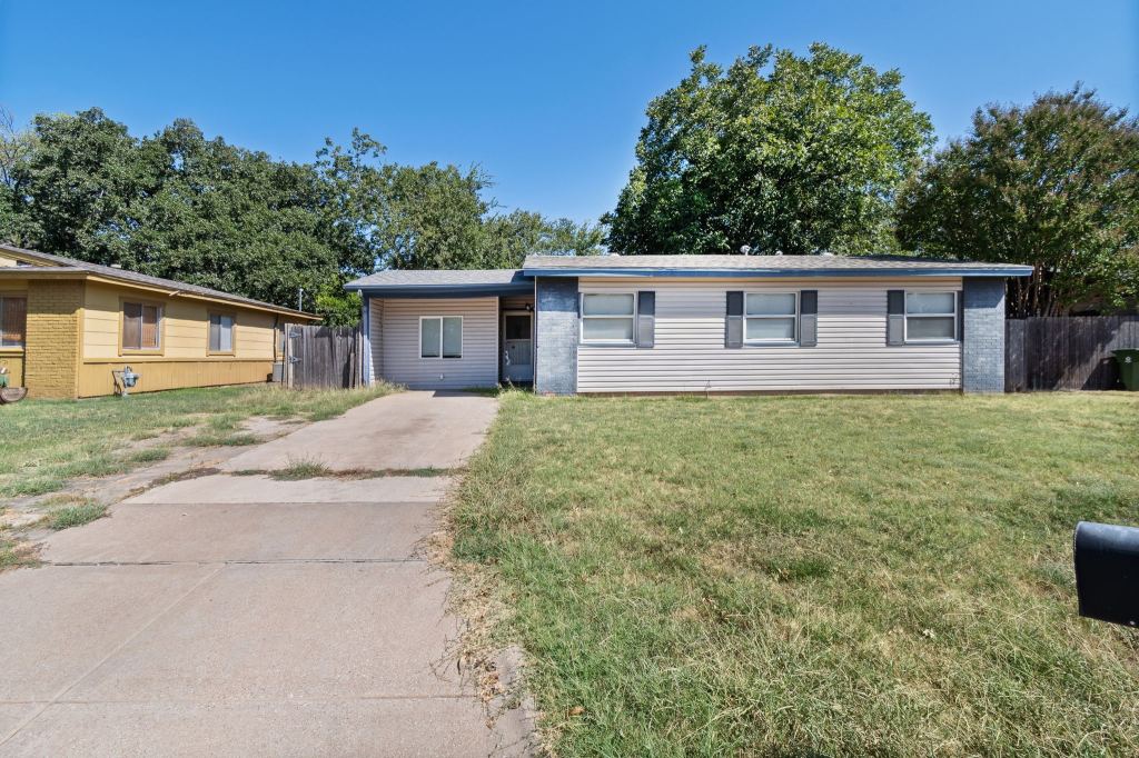 756 Thomas Avenue, Hurst, TX 76053 — photo 1