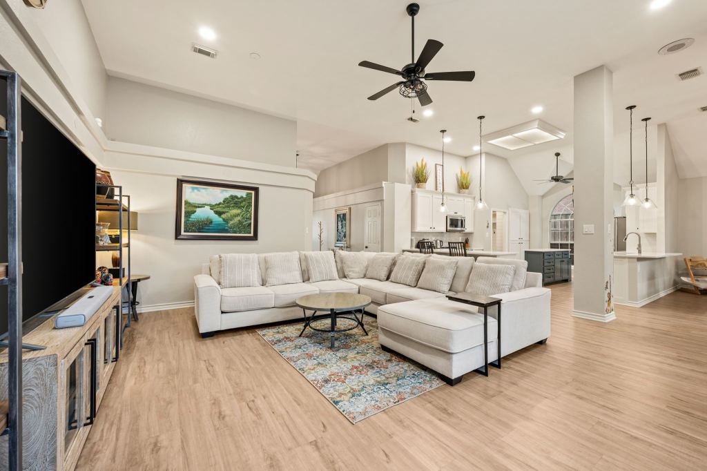 3312 Heather Glen Drive, Flower Mound, TX 75028 — photo 1