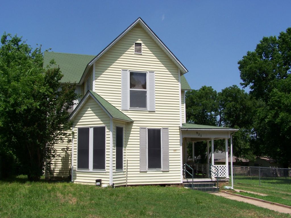 923 Nelson Street, Denison, TX 75020 — photo 1