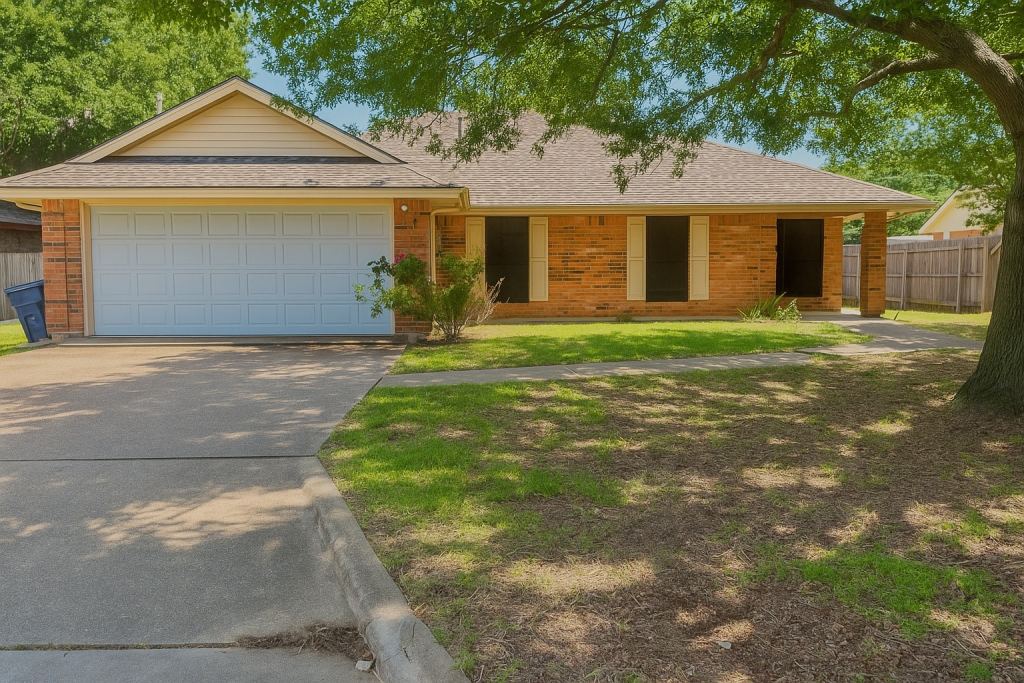 202 Modene Avenue, Waxahachie, TX 75165 — photo 1