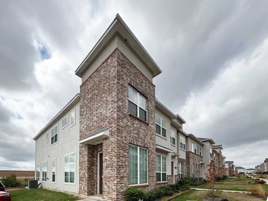 2500 Cerros Lane, Denton, TX 76207 — photo 1