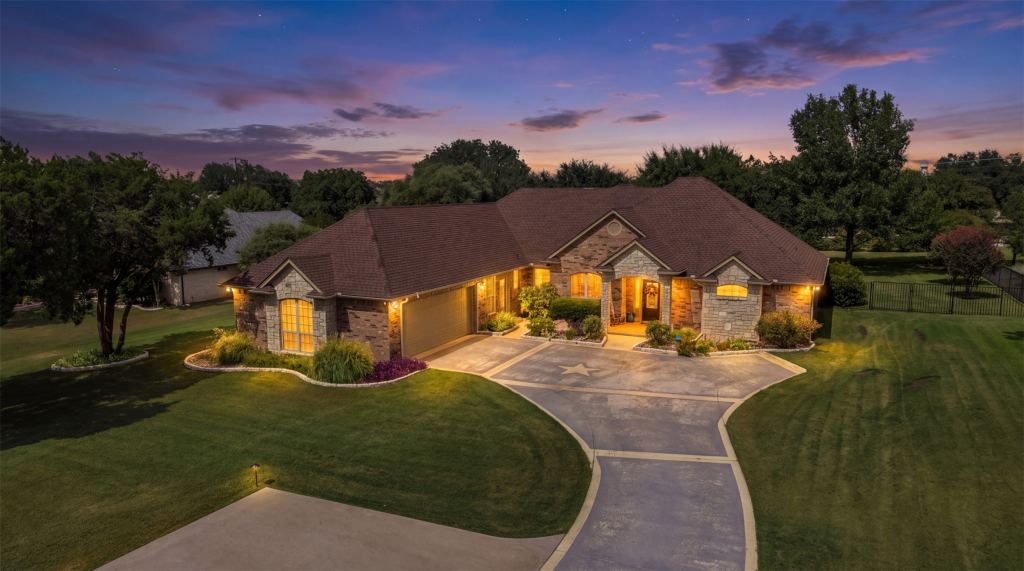 2116 Wood Duck Lane, Granbury, TX 76049 — photo 1