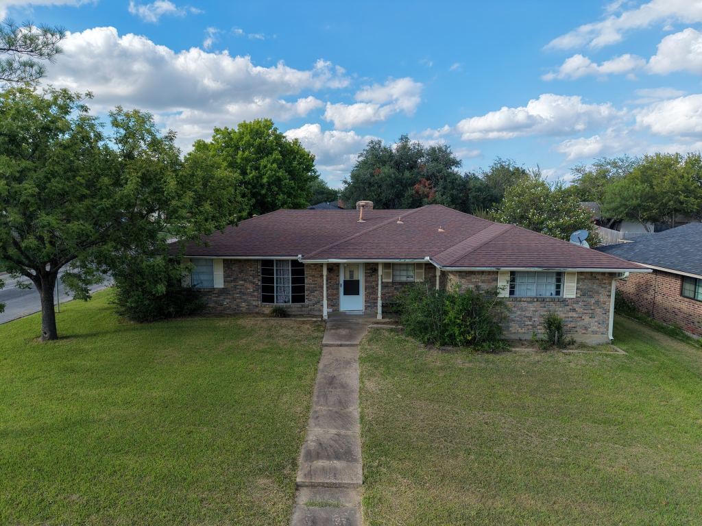 1839 W Taylor Street, Sherman, TX 75092 — photo 1