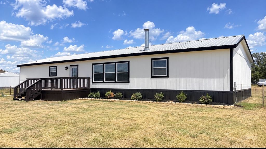 2833 Highland Road, Springtown, TX 76082 — photo 1