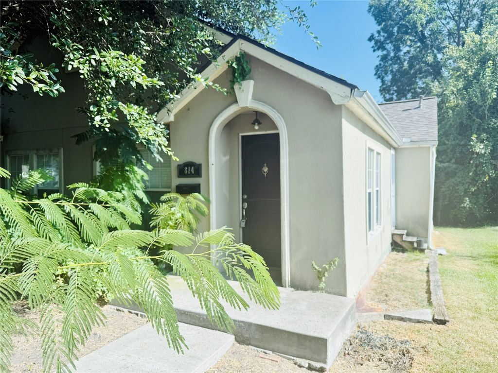 814 W College Street, Sherman, TX 75092 — photo 1