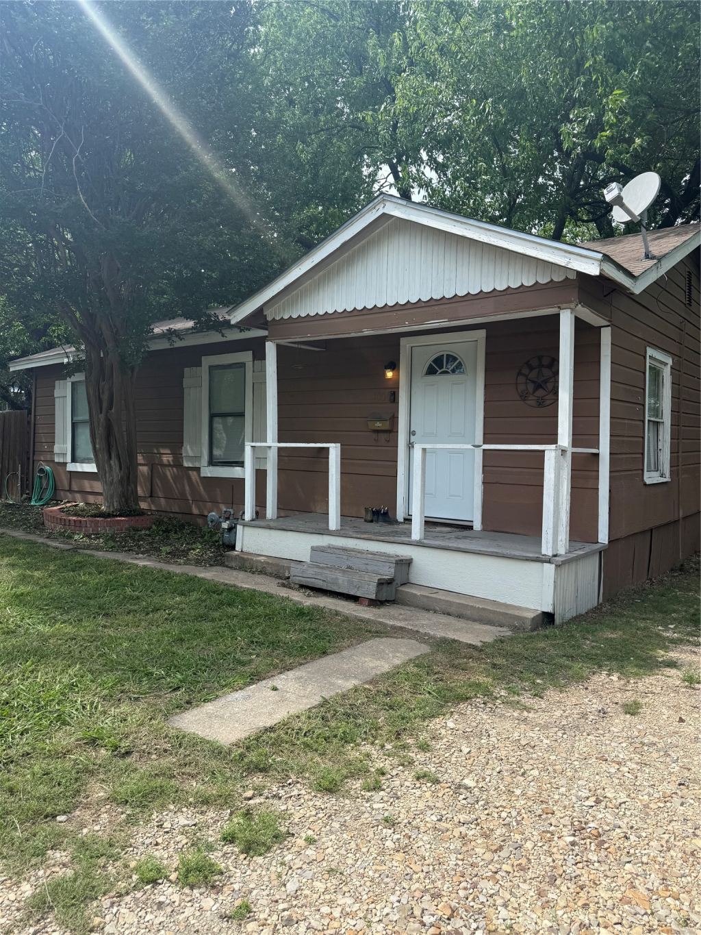 1006 Bishop Street, Commerce, TX 75428 — photo 1