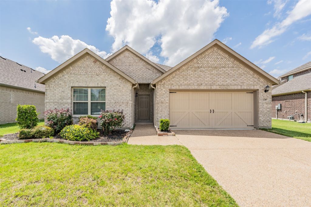 1207 Putnam Street, Mansfield, TX 76063 — photo 1