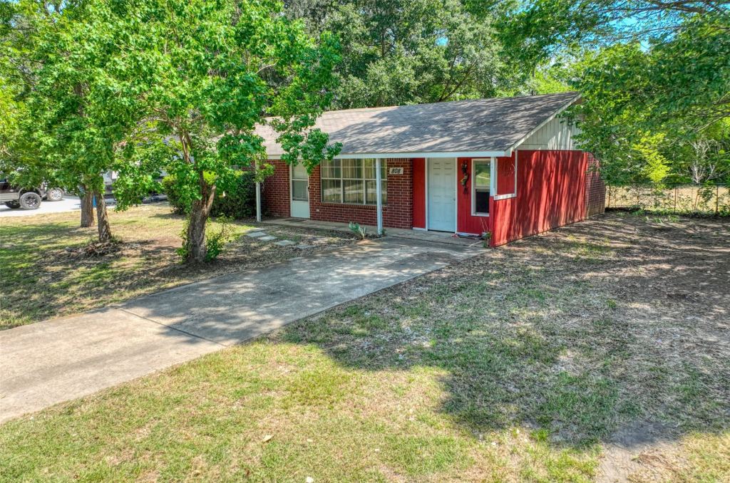 808 N Wright Avenue, Kerens, TX 75144 — photo 1