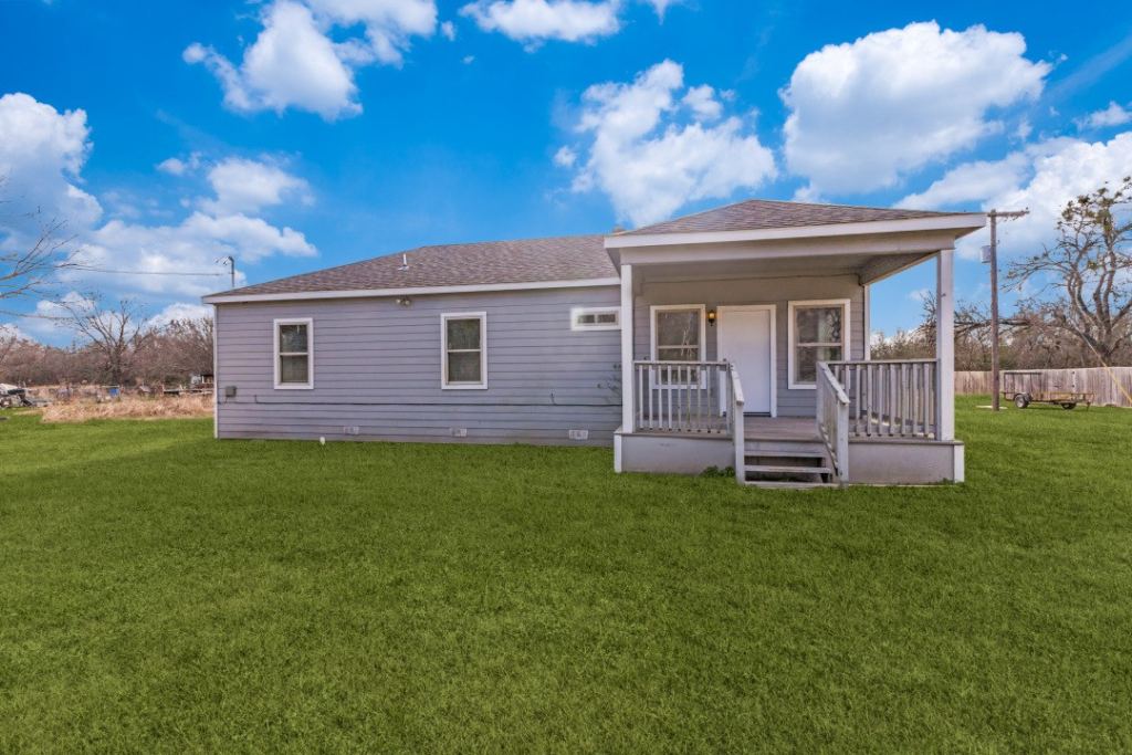 711 S 3rd Avenue E, Dawson, TX 76639 — photo 1