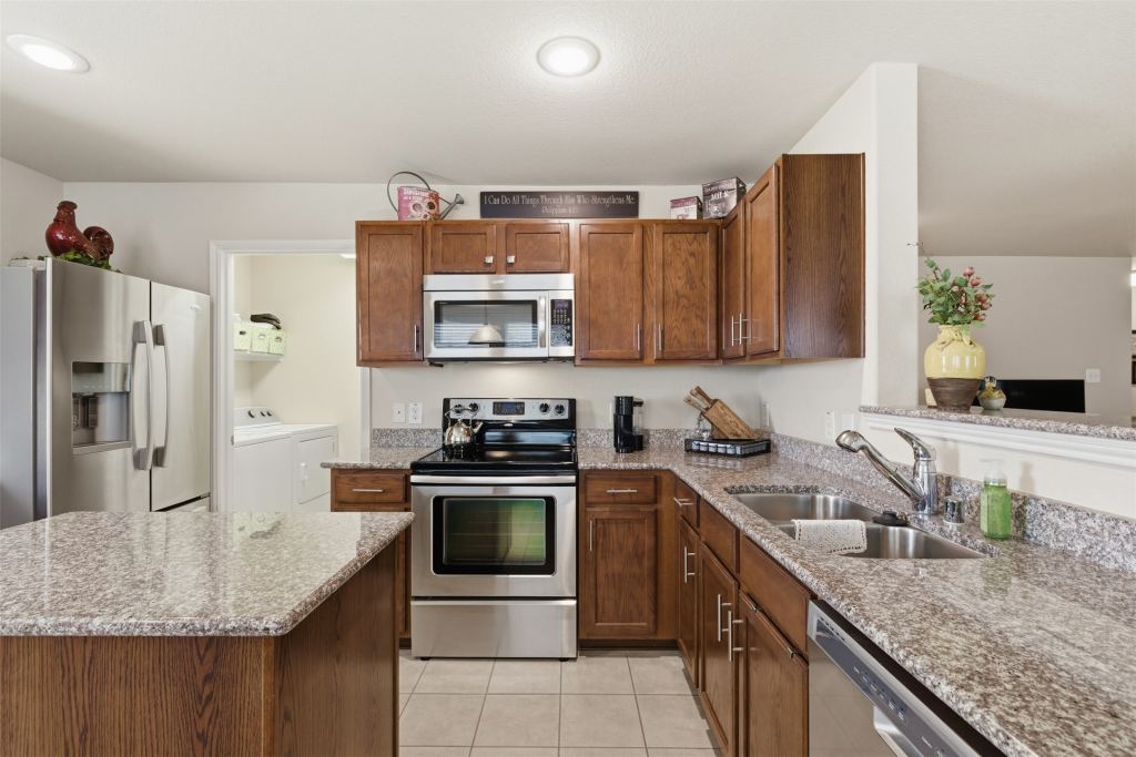 1417 Lone Pine Drive, Little Elm, TX 75068 — photo 1
