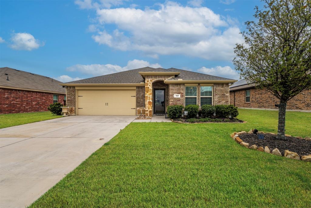 910 Community Way, Royse City, TX 75189 — photo 1