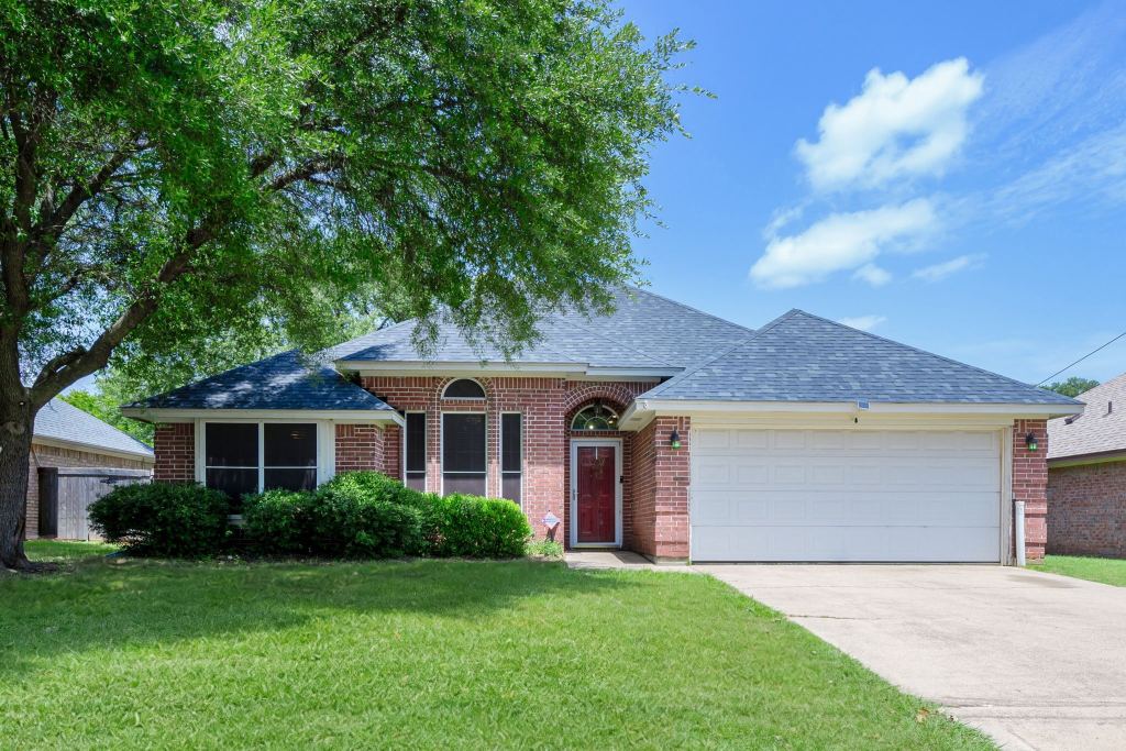 1510 Berry Patch Lane, Granbury, TX 76048 — photo 1