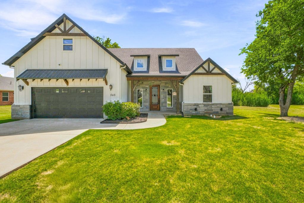 545 Mckittrick Court, Godley, TX 76044 — photo 1