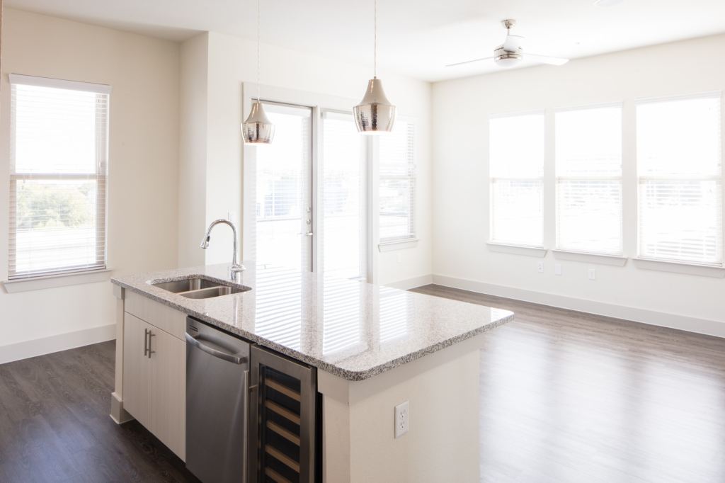 2101 W Rosedale Street 301, Fort Worth, TX 76104 — photo 1