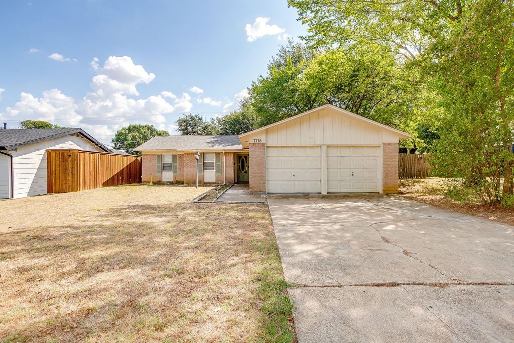 1116 Woodbrook Street, Arlington, TX 76011 — photo 1