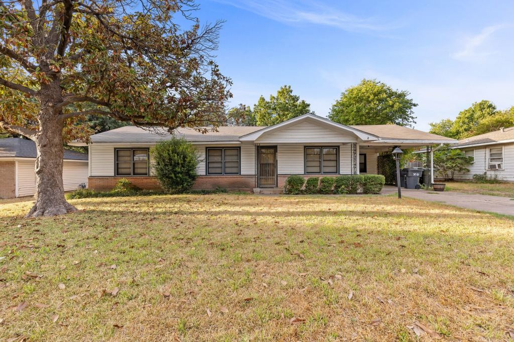 3300 Wynmore Drive, Waco, TX 76706 — photo 1