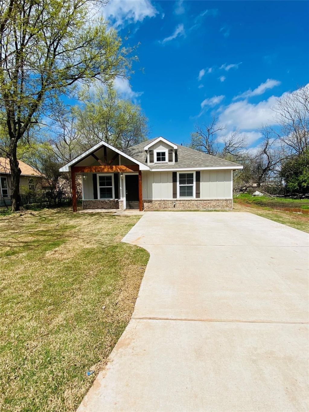 821 W Nelson Street, Denison, TX 75020 — photo 1