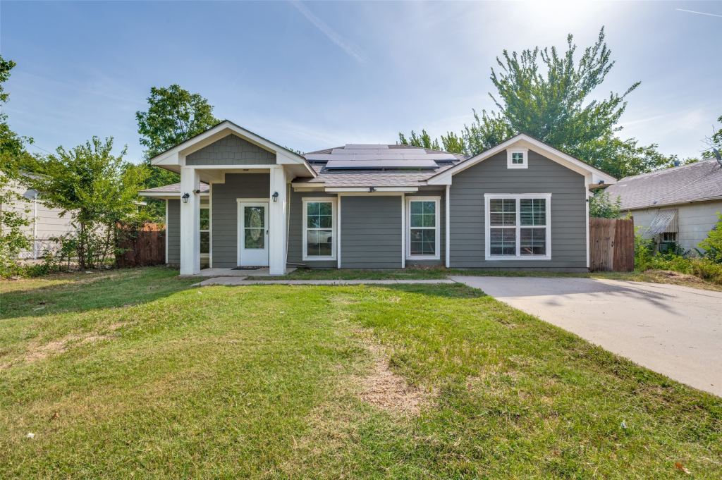 207 Ennis Street, Waxahachie, TX 75165 — photo 1