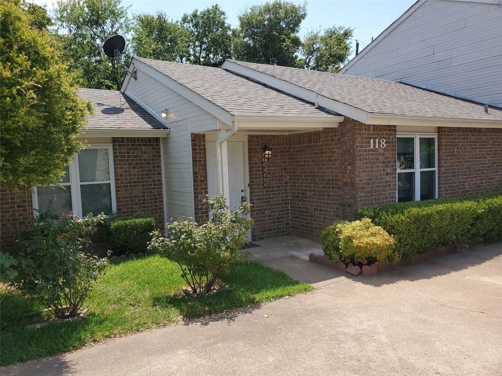 118 Country Bend Drive, Duncanville, TX 75137 — photo 1