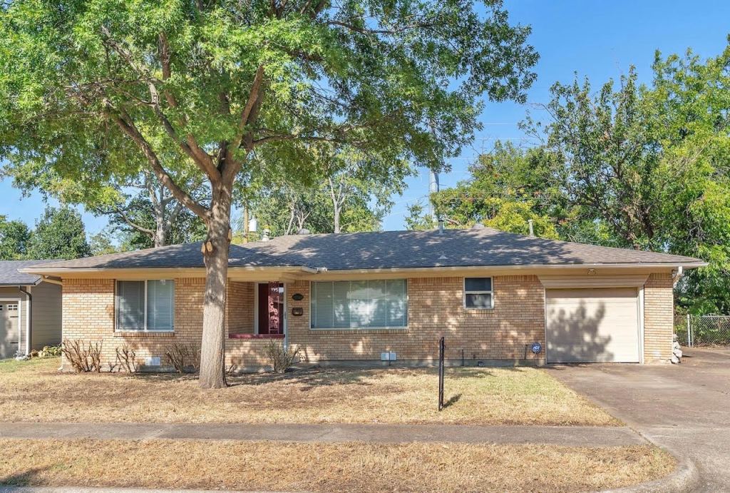 1232 Valley Vista Drive, Grapevine, TX 76051 — photo 1