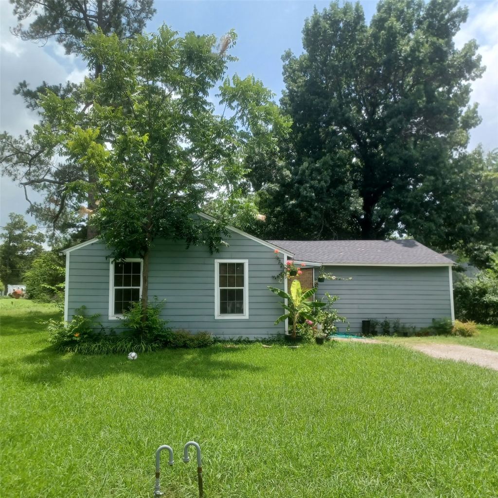 1309 S 5th Street, Bonham, TX 75418 — photo 1
