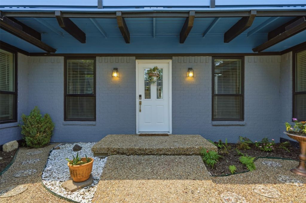 1613 Iroquois Drive, Garland, TX 75043 — photo 1