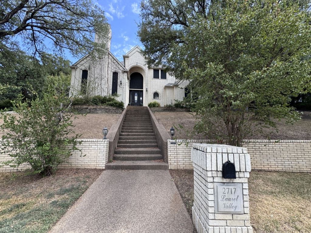 2717 Laurel Valley Lane, Arlington, TX 76006 — photo 1