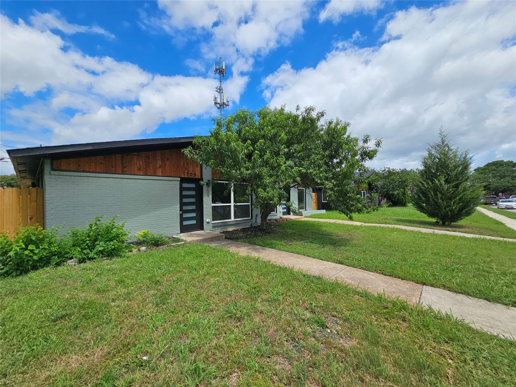 1725 R Avenue 1725, Plano, TX 75074 — photo 1