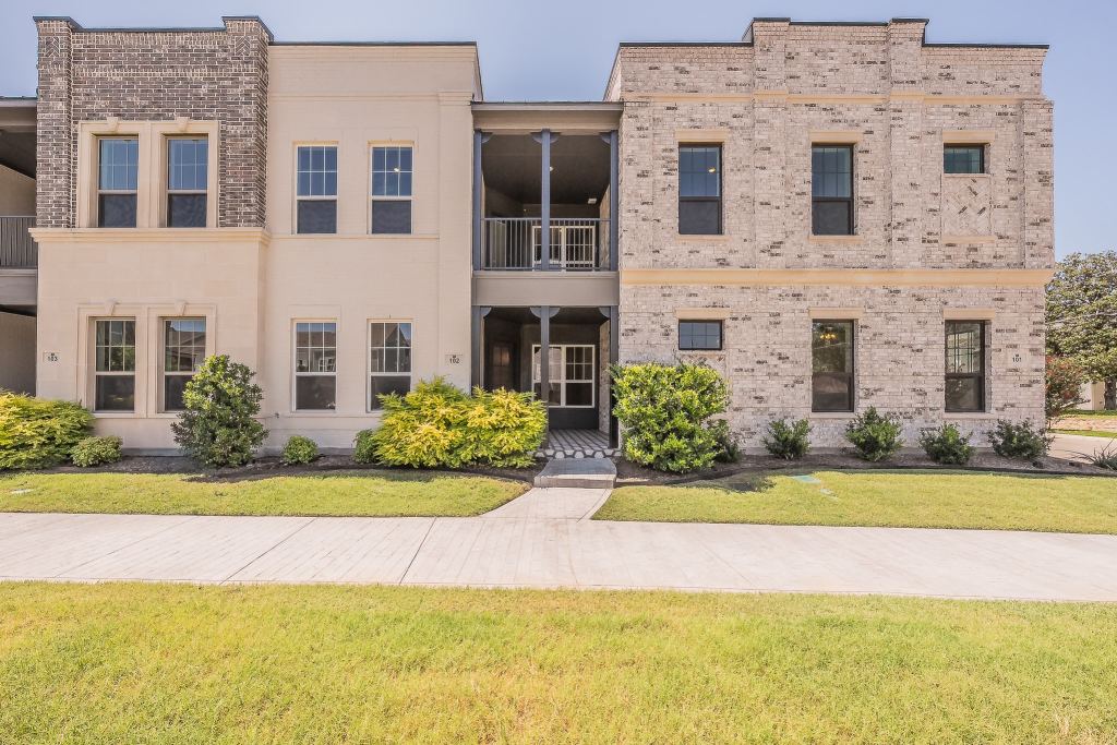 305 Sunset Lane 101, Fort Worth, TX 76114 — photo 1