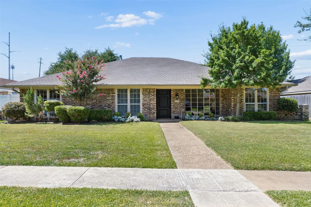 602 Wentworth Drive, Richardson, TX 75081 — photo 1