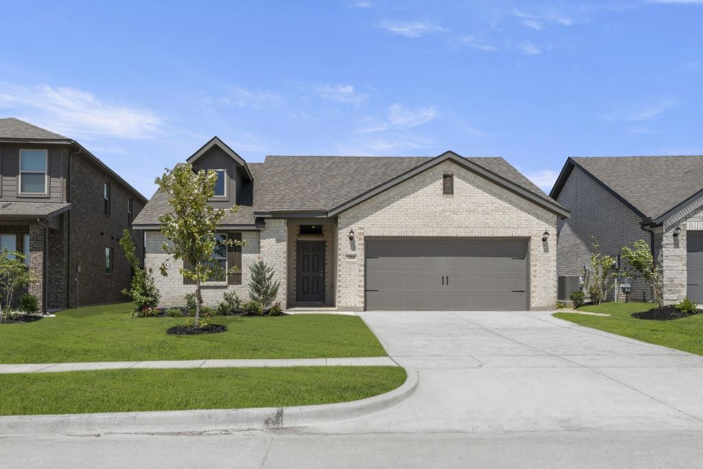 214 Bandit Trail, Terrell, TX 75160 — photo 1