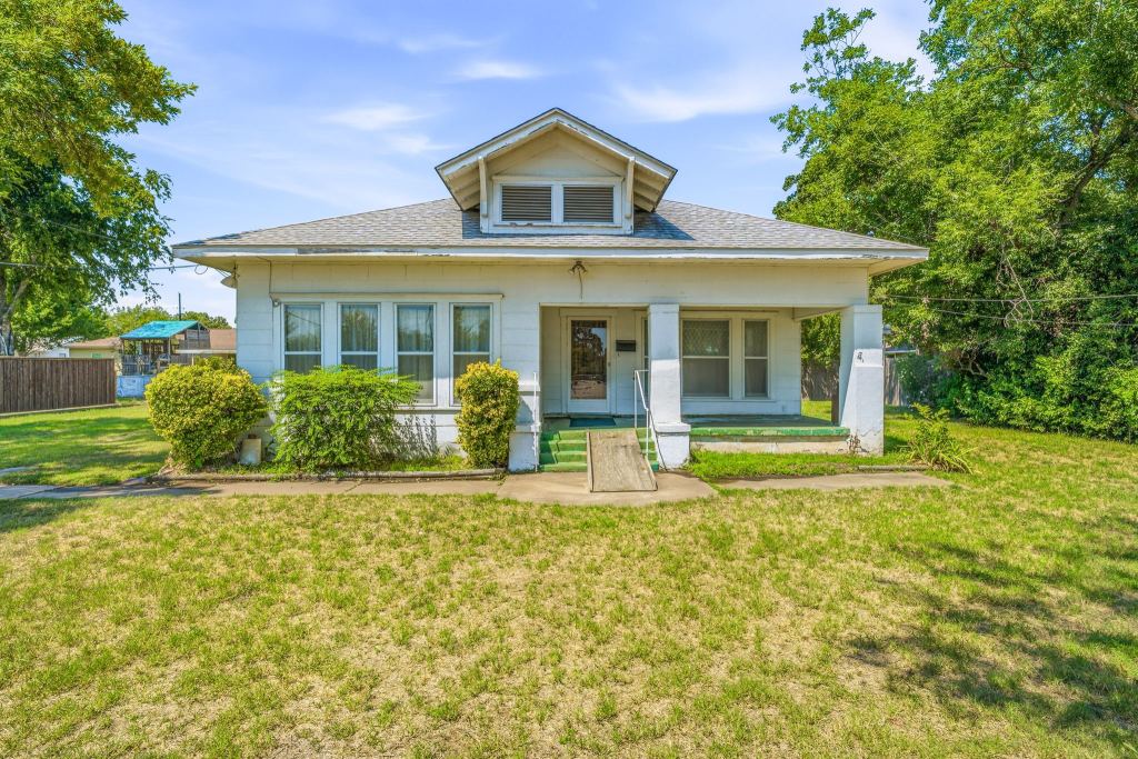 648 N Belknap Street, Stephenville, TX 76401 — photo 1