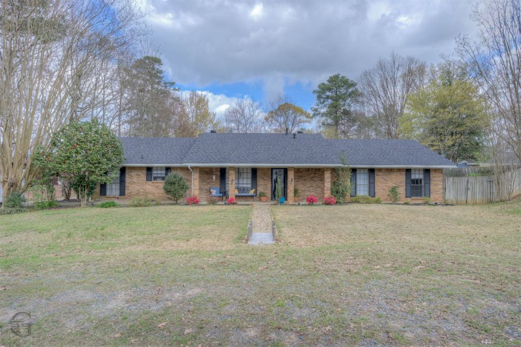 306 S Tanglewood Drive