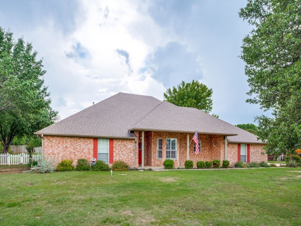 511 N Hardeman Circle, Justin, TX 76247 — photo 1