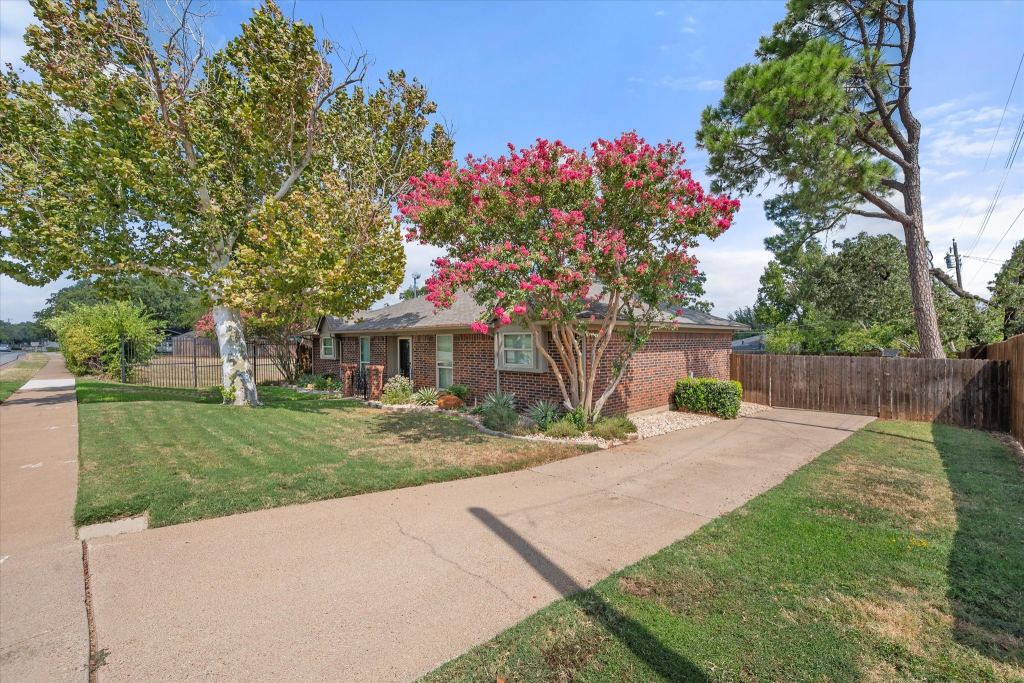 3204 Brown Trail, Bedford, TX 76021 — photo 1