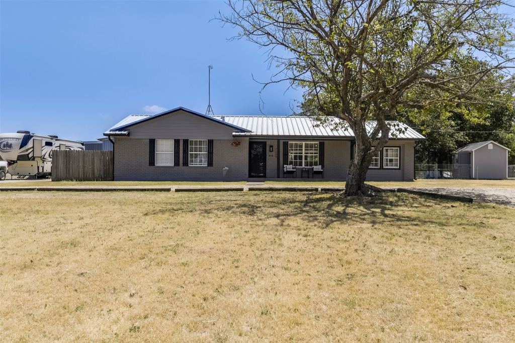 472 Cox Road, Waxahachie, TX 75167 — photo 1