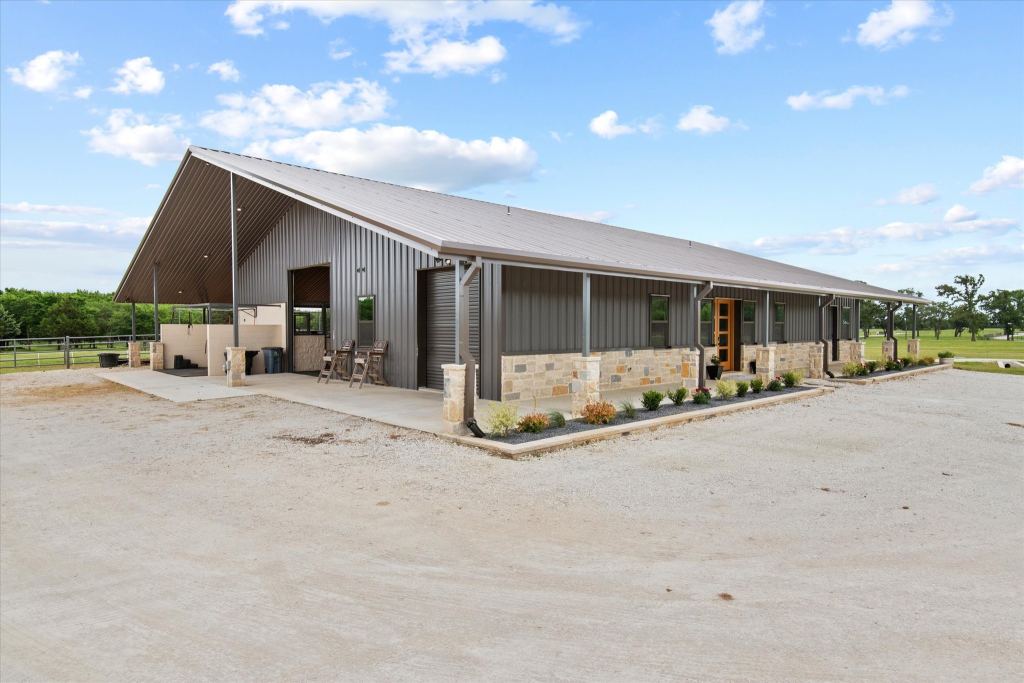10701 Osburn Road, Pilot Point, TX 76258 — photo 1