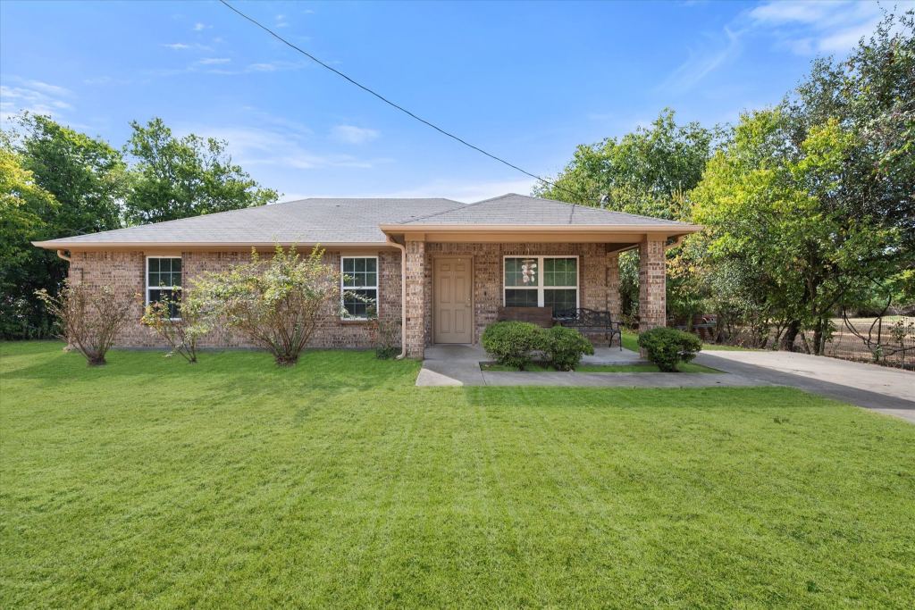 700 Cypress Avenue, Corsicana, TX 75110 — photo 1
