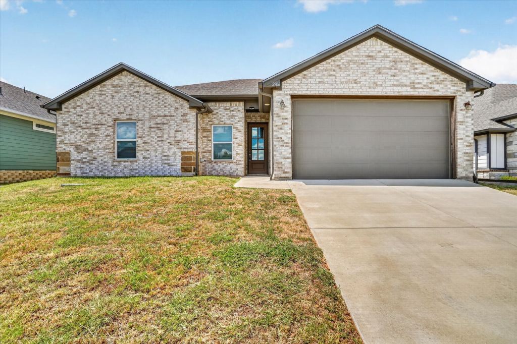 2706 San Gabriel Drive, Granbury, TX 76048 — photo 1