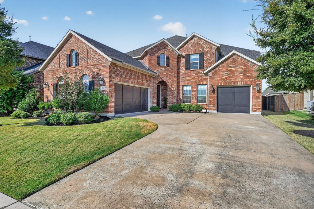 810 Walworth Drive
