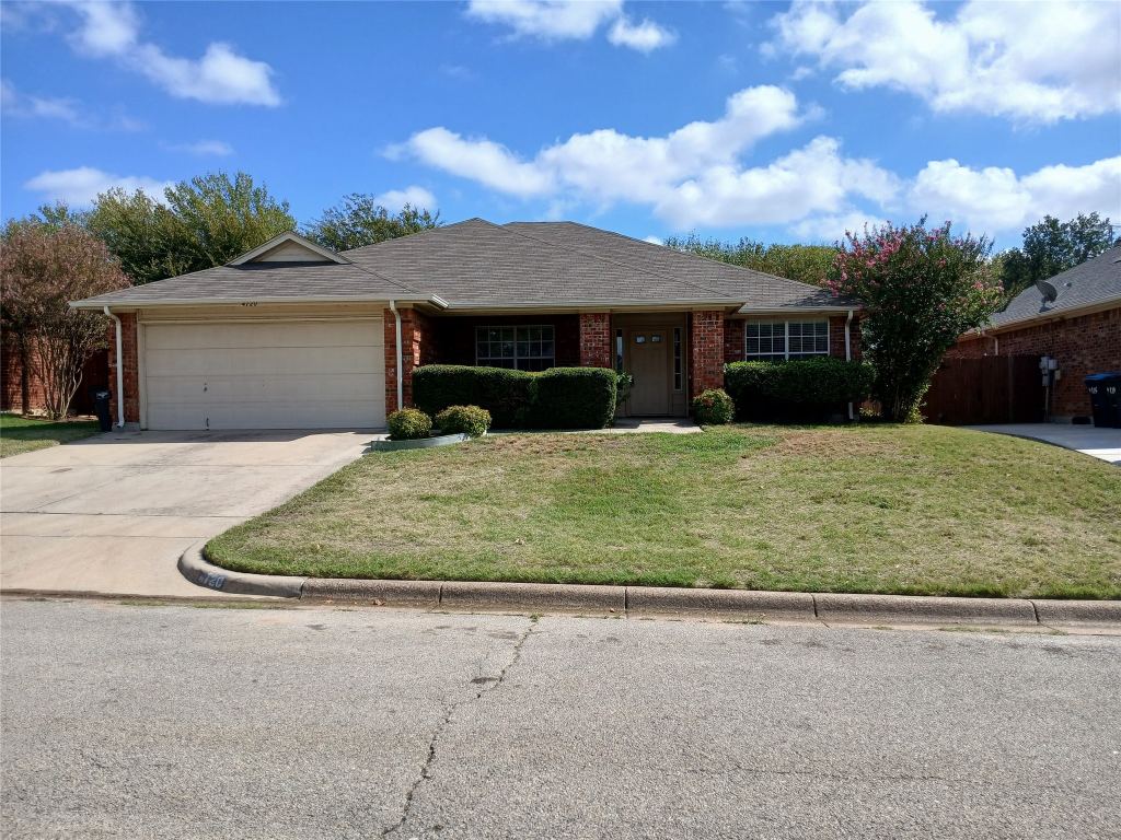 4720 Saint Thomas Place, Fort Worth, TX 76135 — photo 1