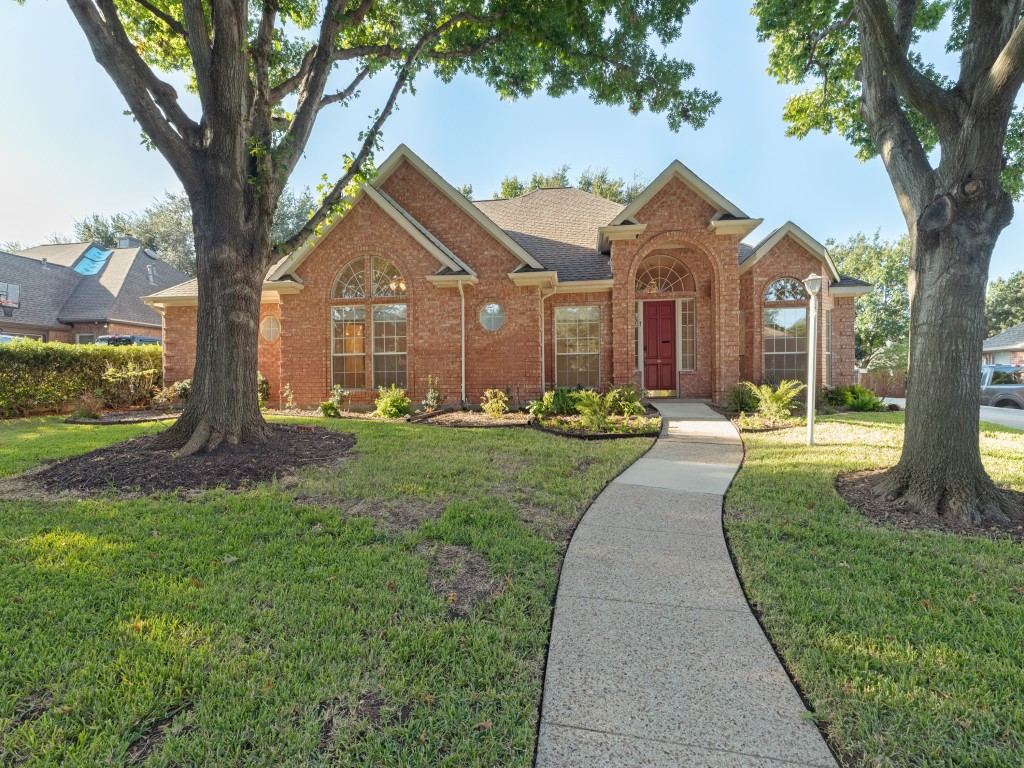 2817 Mayfair Lane