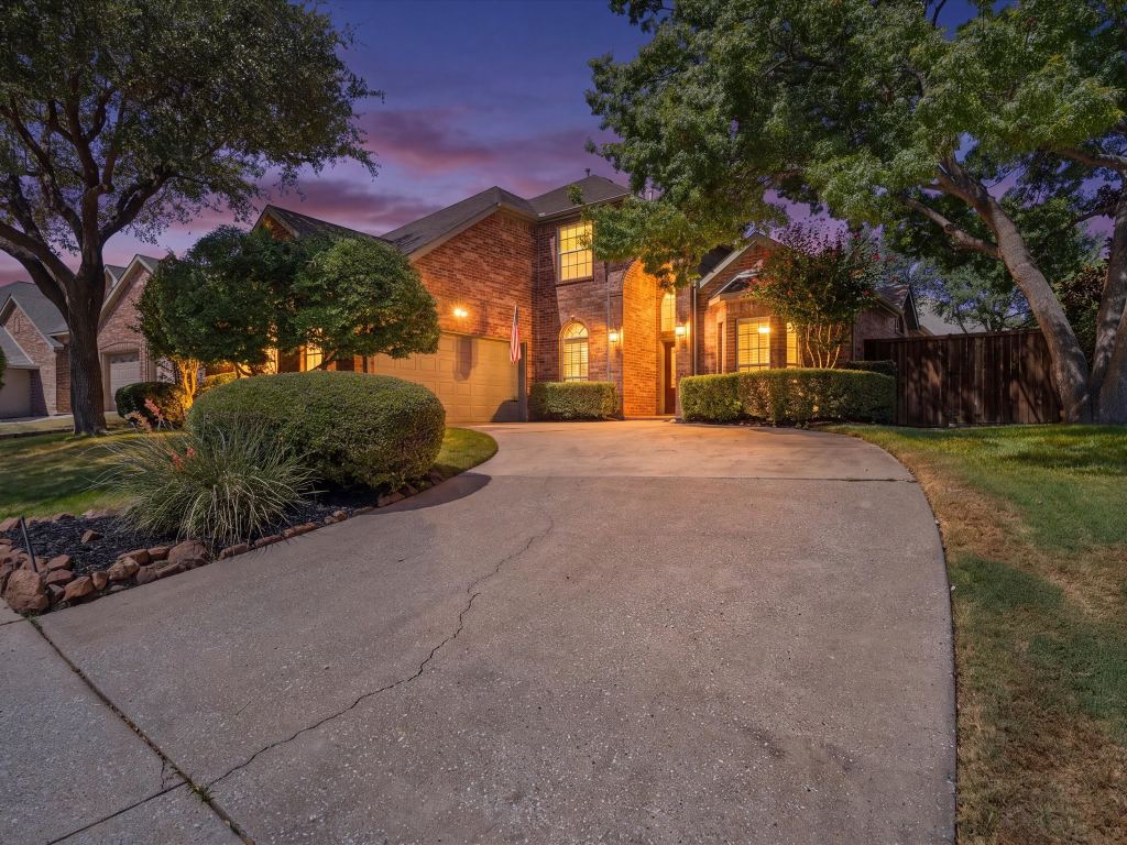 2710 Parkside Lane