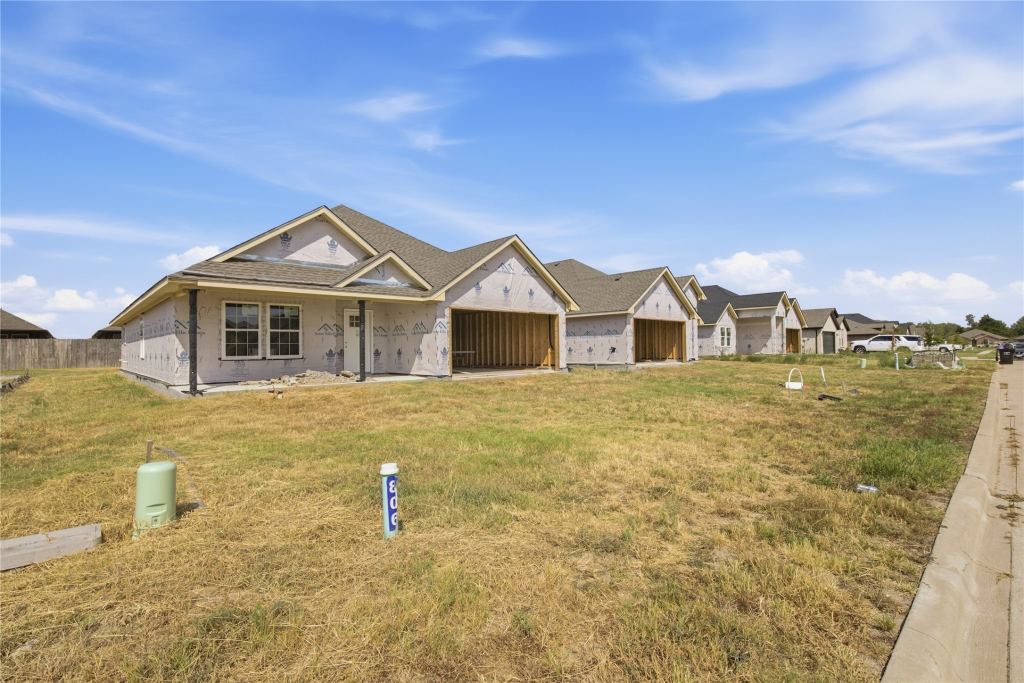 806 Moseley Lane, Greenville, TX 75402 — photo 1